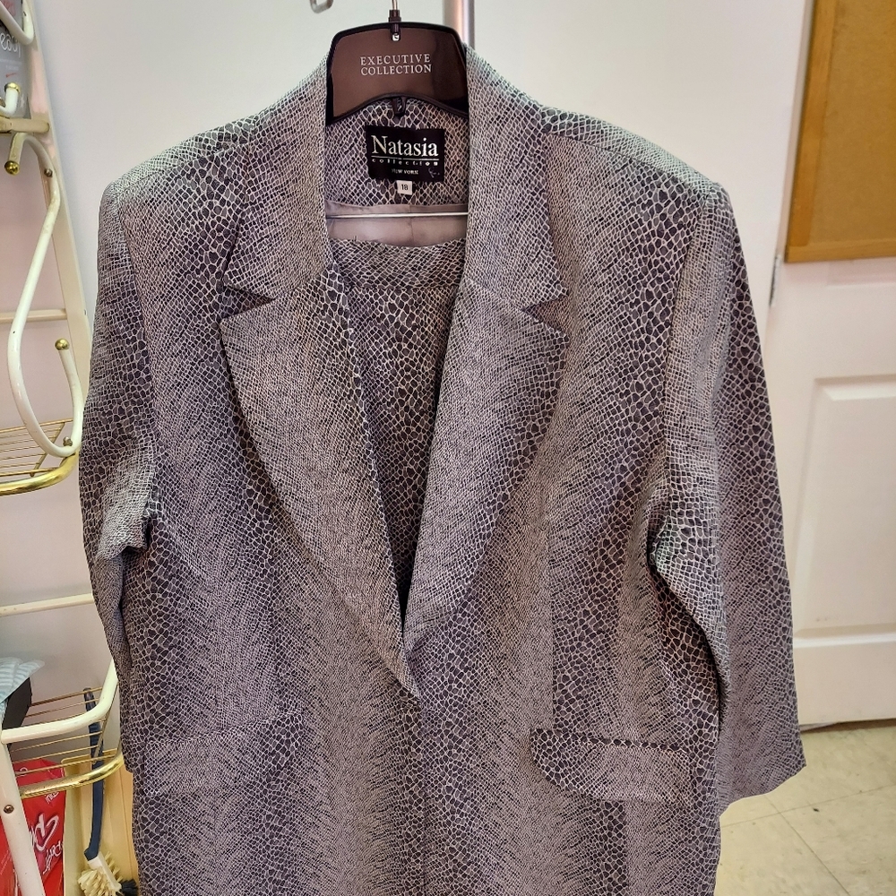 Ladies suit
